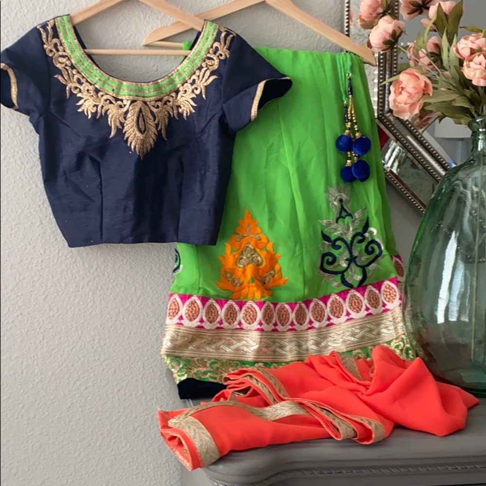 Lehenga choli with 2 dupattas